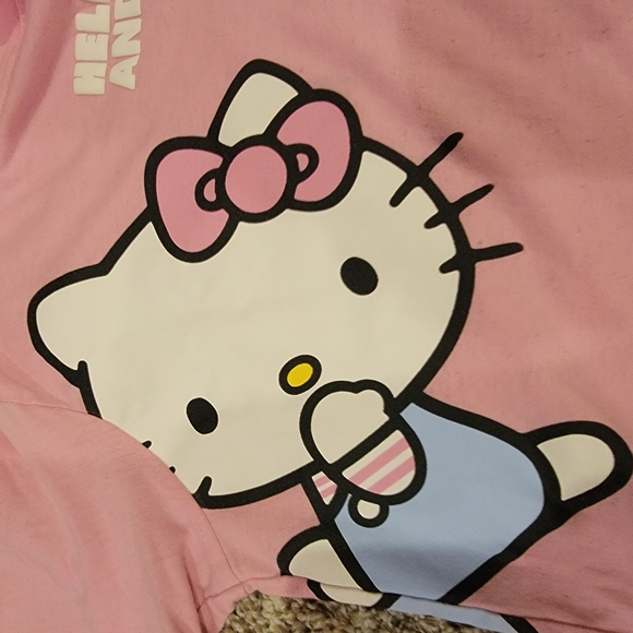 Hello Kitty Pink Tee with Friends - Picture 7 of 9